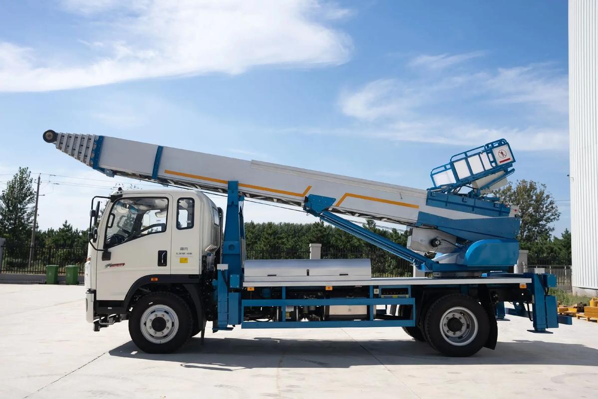 湖口县云梯上料车租赁费用